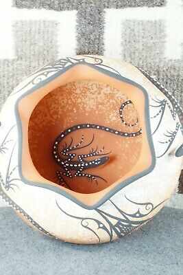 Zuni Pottery - Deldrick Cellicion