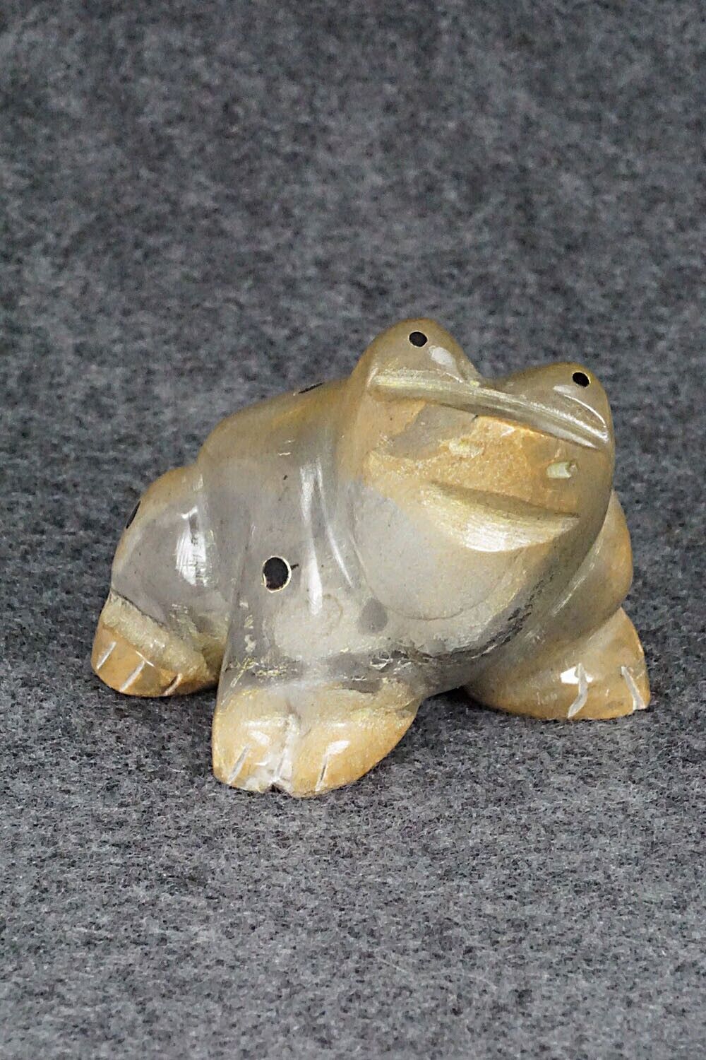 Frog Zuni Fetish Carving - Enrike Leekya