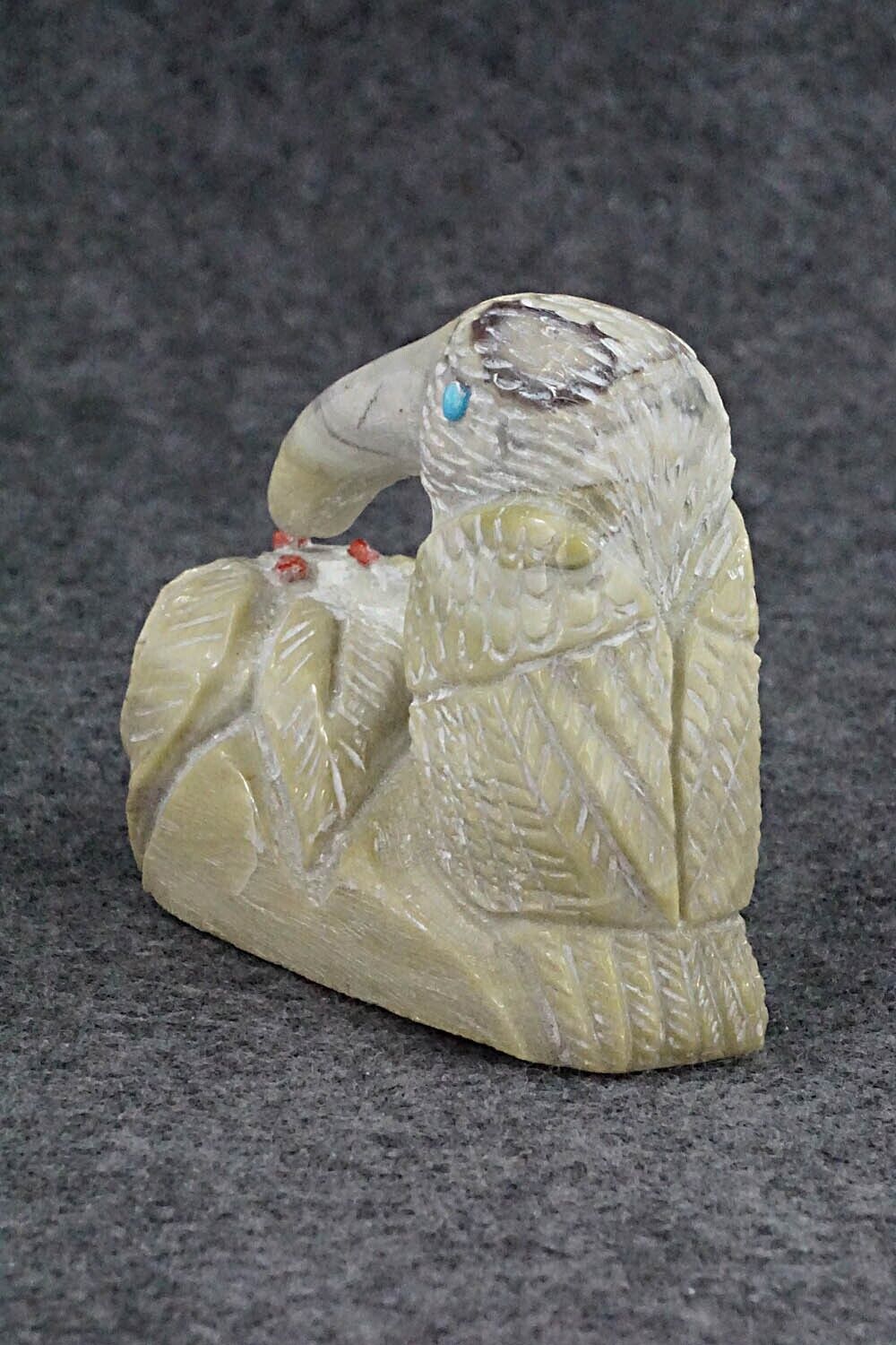 Hummingbird Zuni Fetish Carving - Carlton Kaamasee