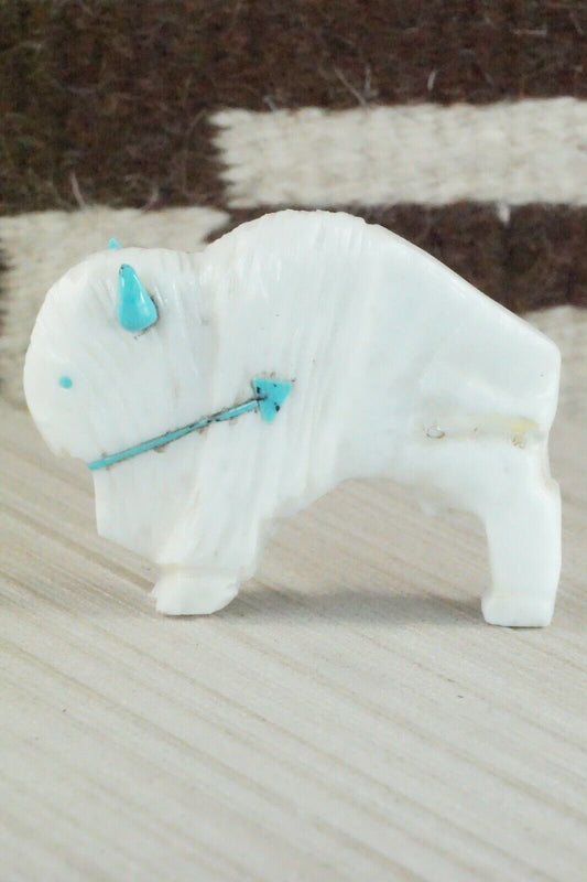 Buffalo Zuni Fetish Carving - Kevin Quam