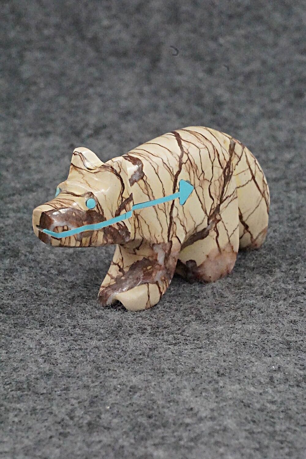 Wolf Zuni Fetish Carving - Rodney Laiwakete