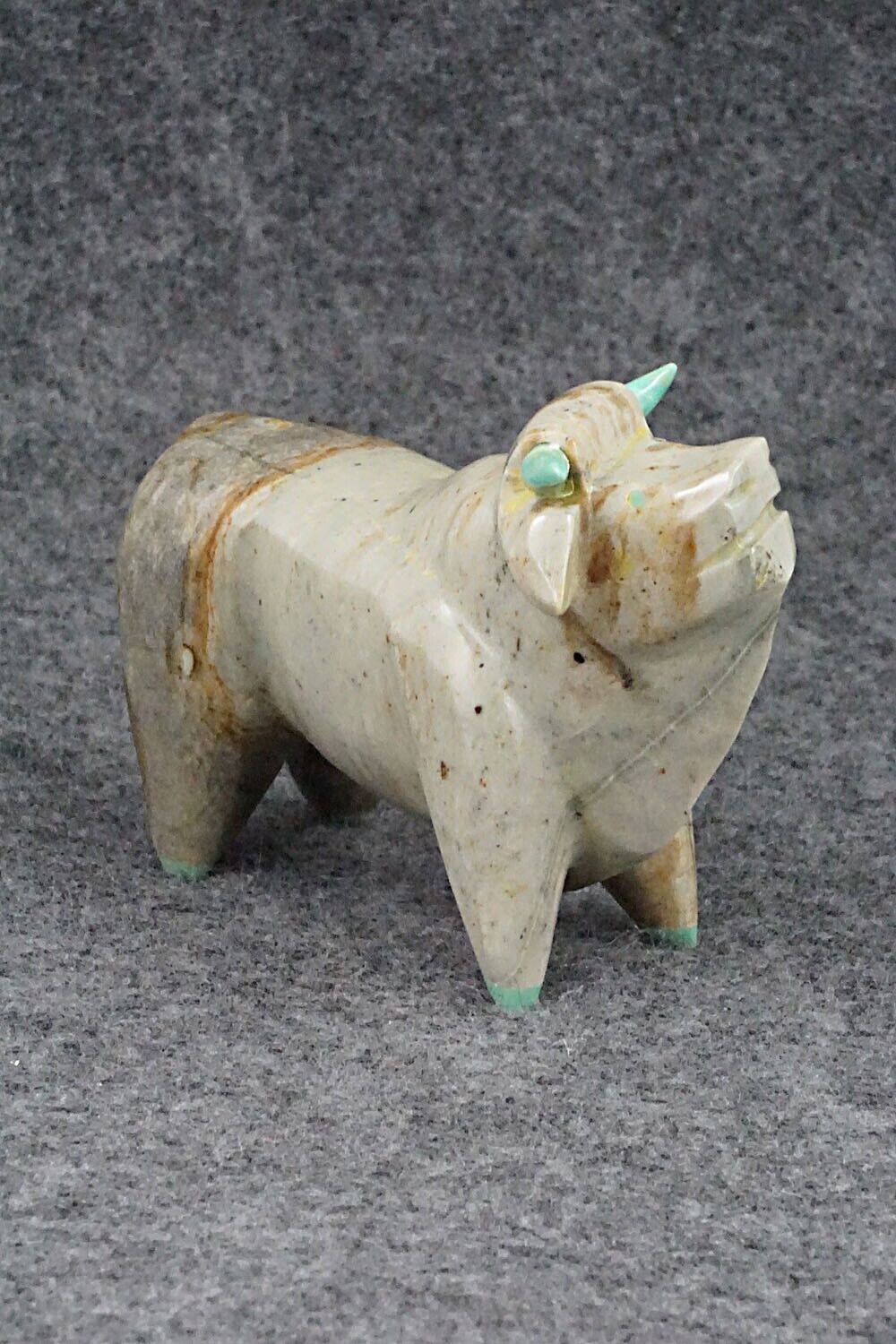 Bull Zuni Fetish Carving - Enrike Leekya