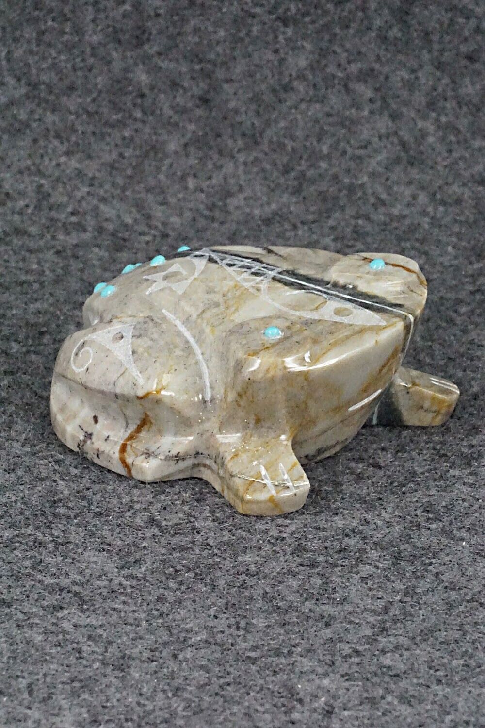 Frog Zuni Fetish Carving - Shannon Calavaza