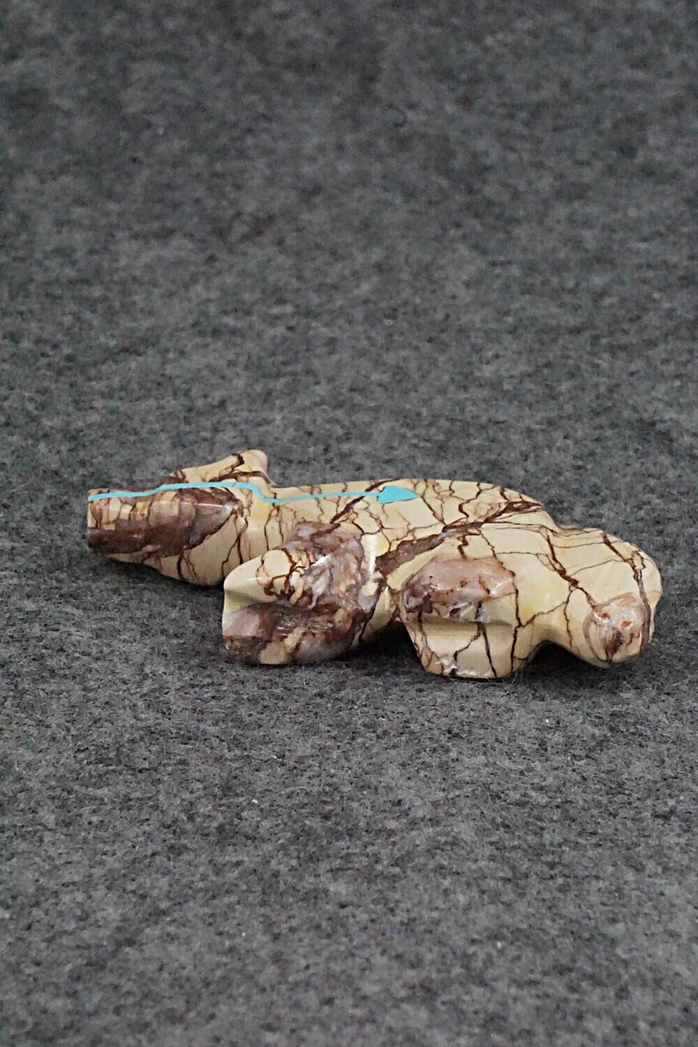 Wolf Zuni Fetish Carving - Rodney Laiwakete