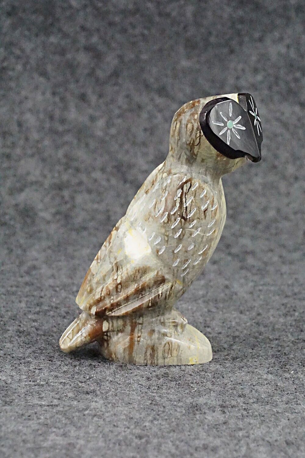 Owl Zuni Fetish Carving - Enrike Leekya