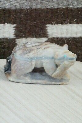 Bear Zuni Fetish Carving - Derrick Kaamasee