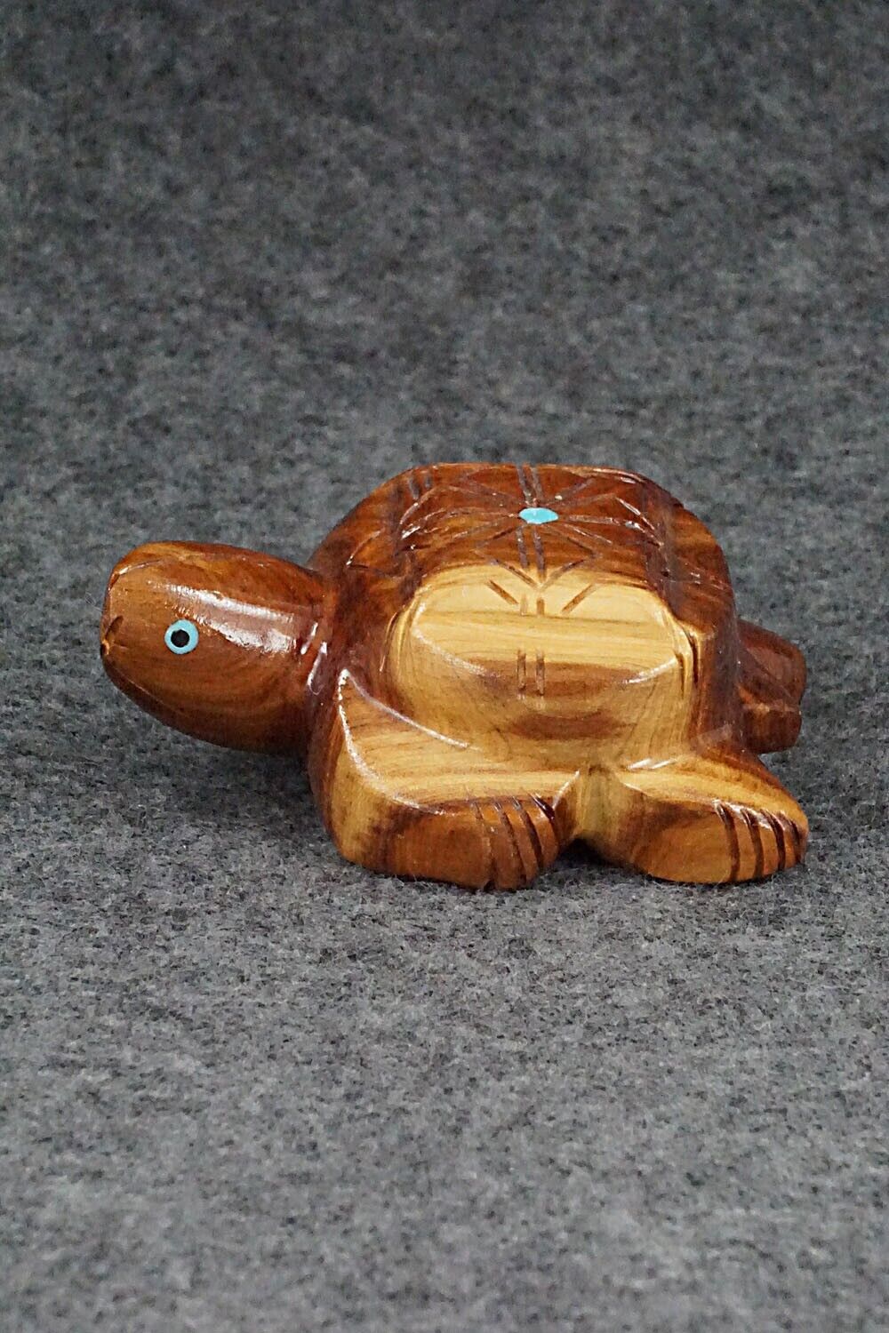 Turtle Zuni Fetish Carving - Louise Ponchuella