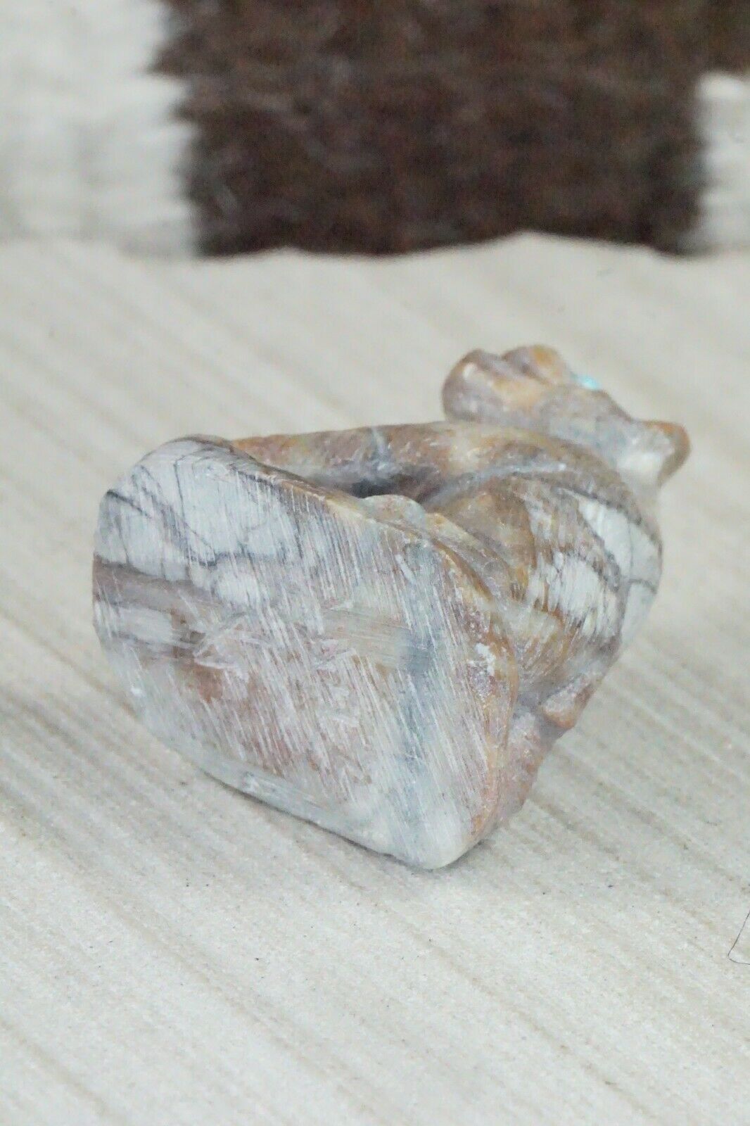 Bear Zuni Fetish Carving - Derrick Kaamasee