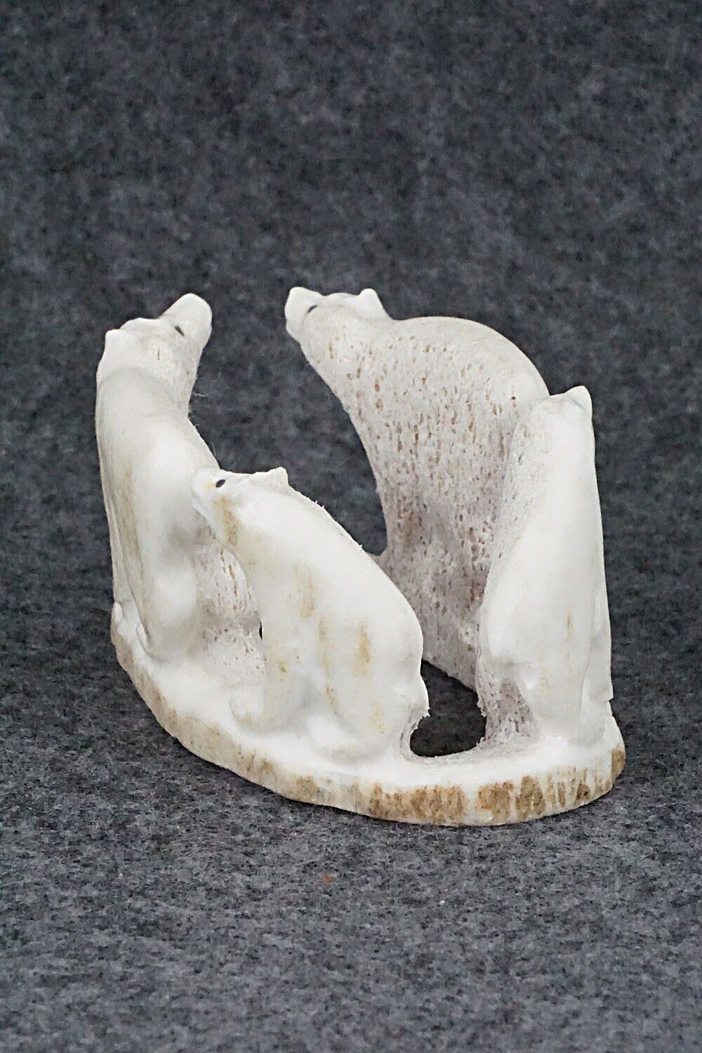 Bear Zuni Fetish Carving - Maxx Laate