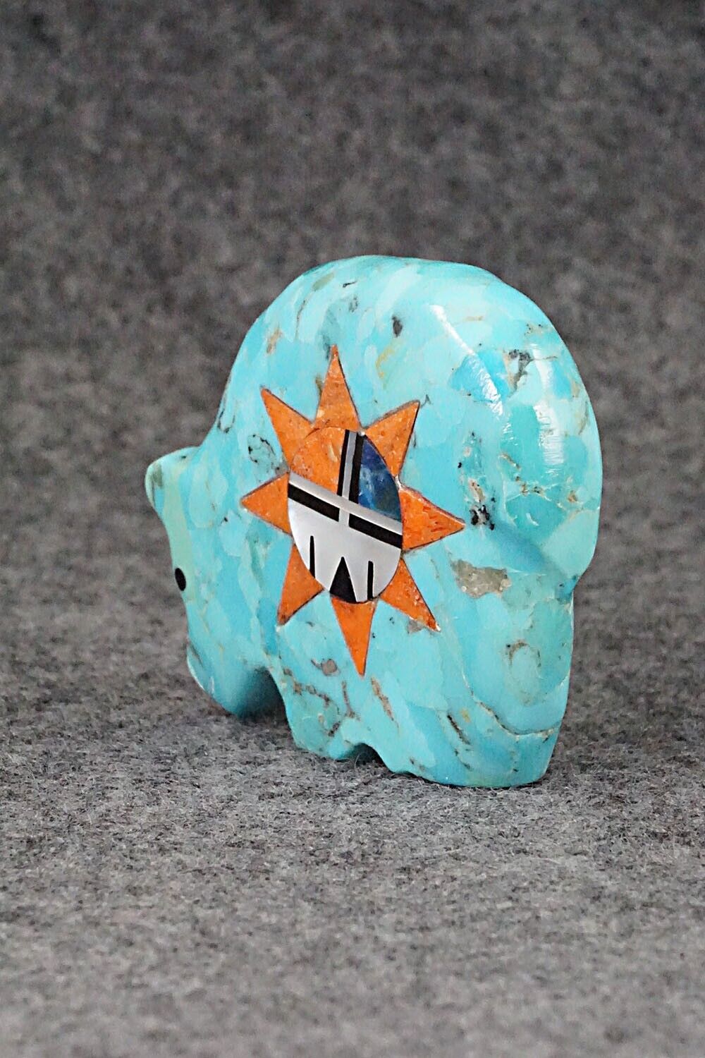 Bear Zuni Fetish Carving - Andres Lementino