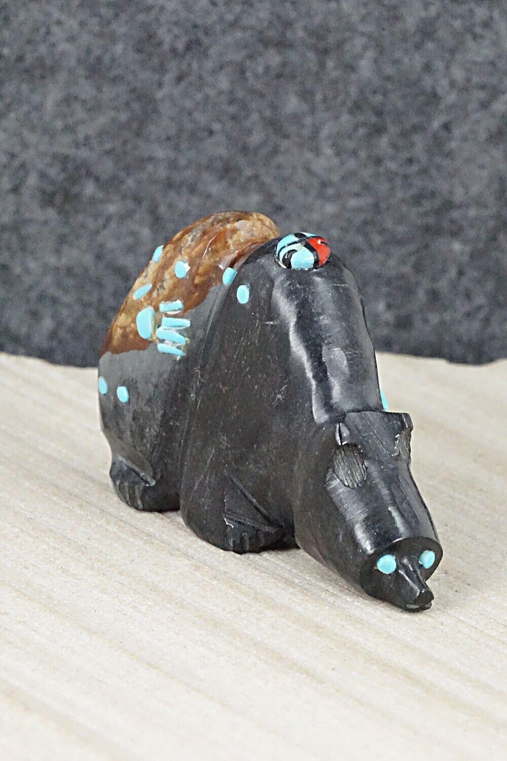 Bear Zuni Fetish Carving - Danette Laate