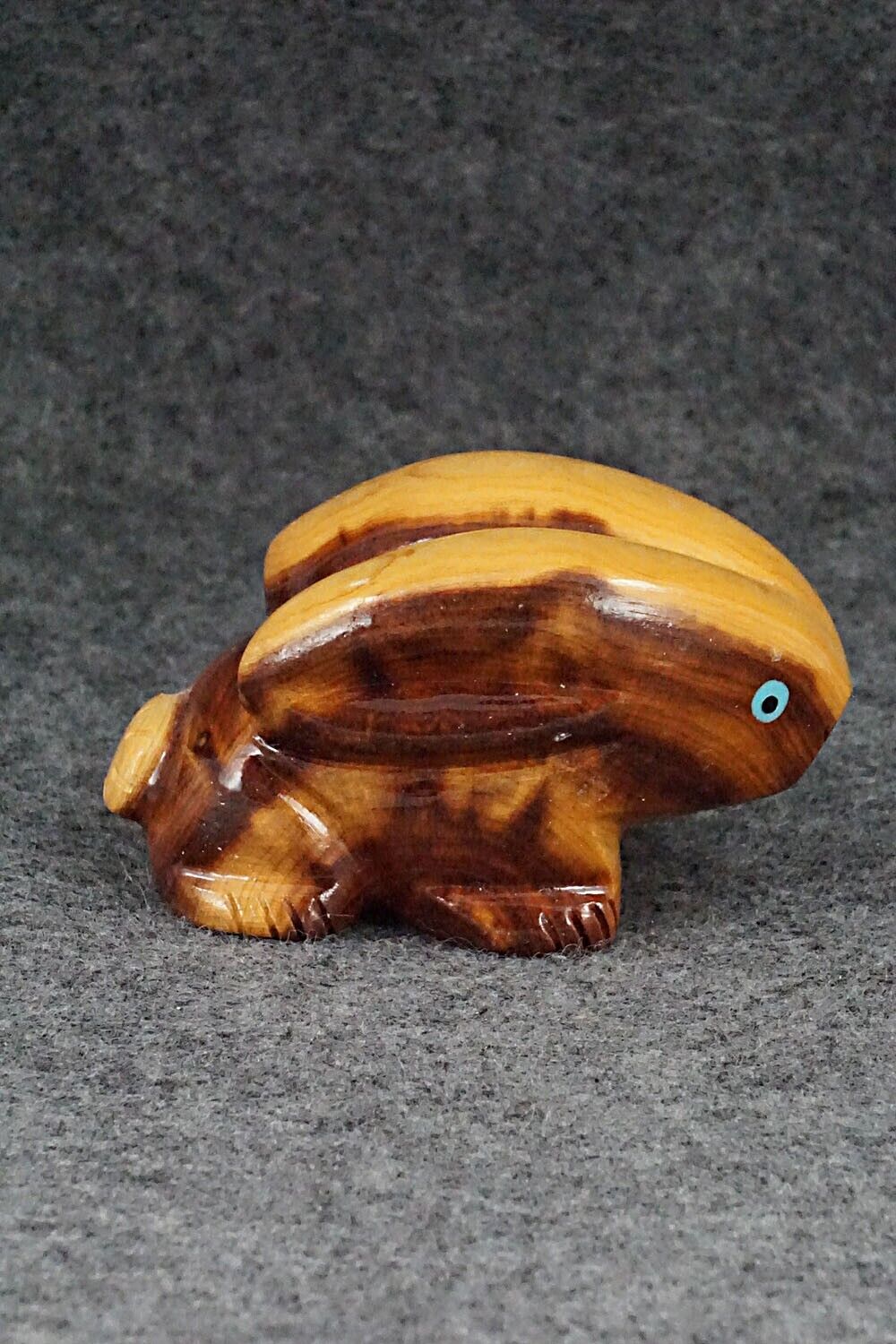 Rabbit Zuni Fetish Carving - Louise Ponchuella