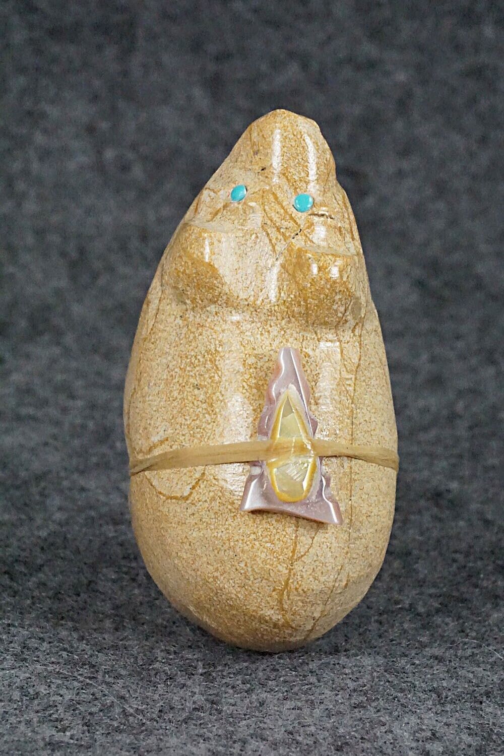 Bear Zuni Fetish Carving - Delvin Leekya