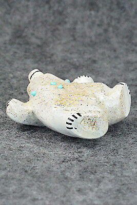 Bear Zuni Fetish Carving - Claudia Peina