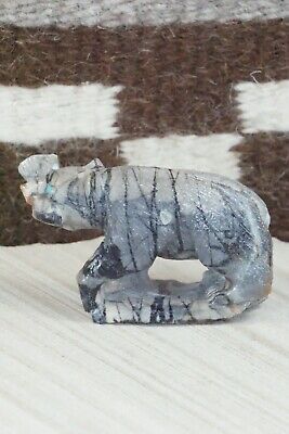 Bear Zuni Fetish Carving - Derrick Kaamasee