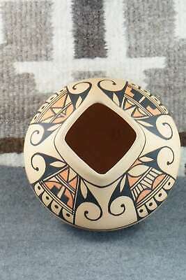 Hopi Pottery - D. Yesslith