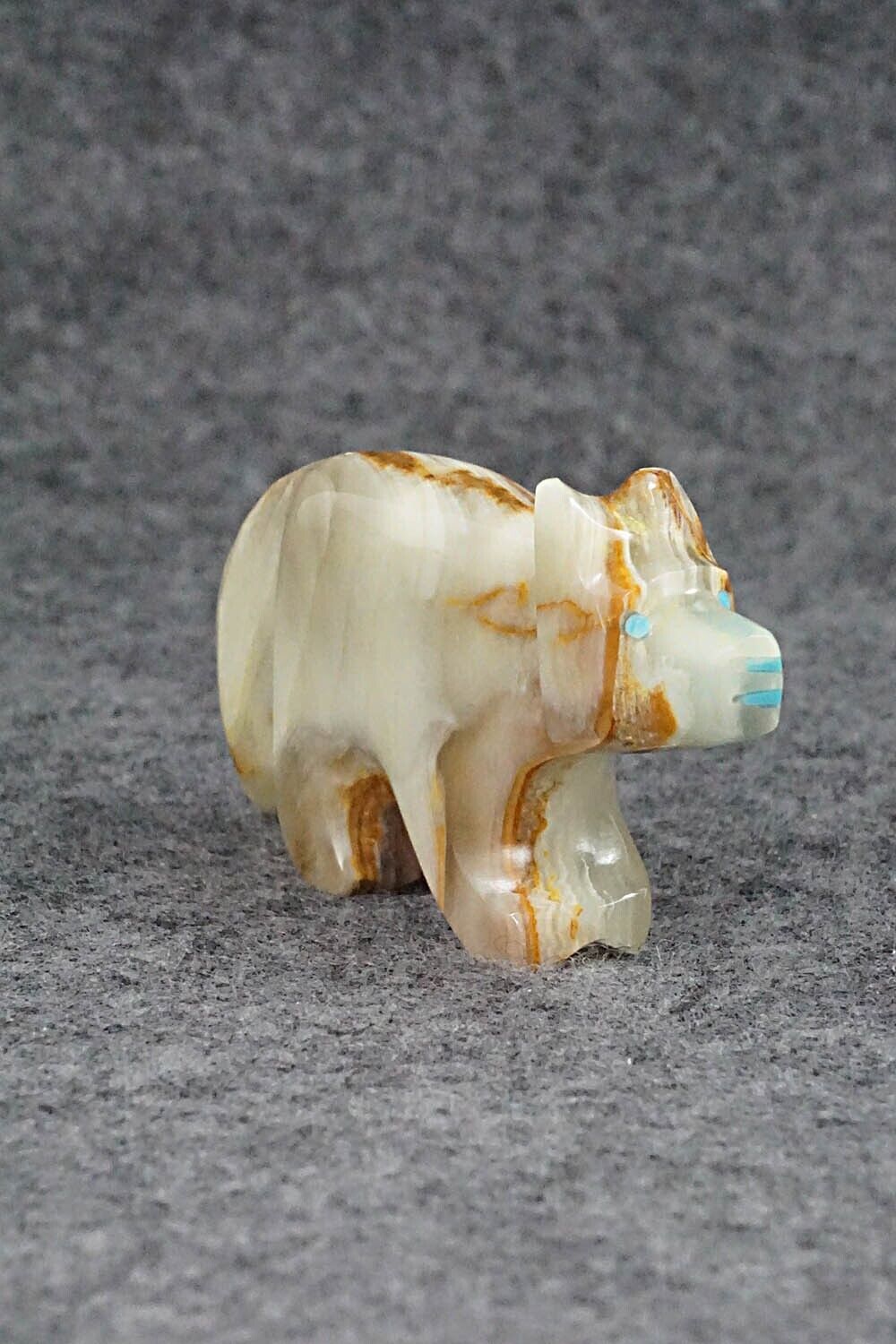 Wolf Zuni Fetish Carving - Rodney Laiwakete