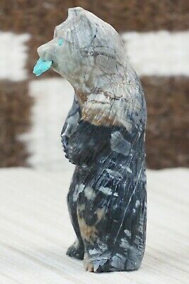 Bear Zuni Fetish Carving - Kevin Quam
