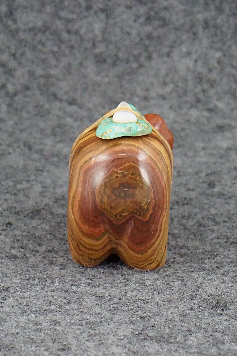 Bear Zuni Fetish Carving - Enrike Leekya