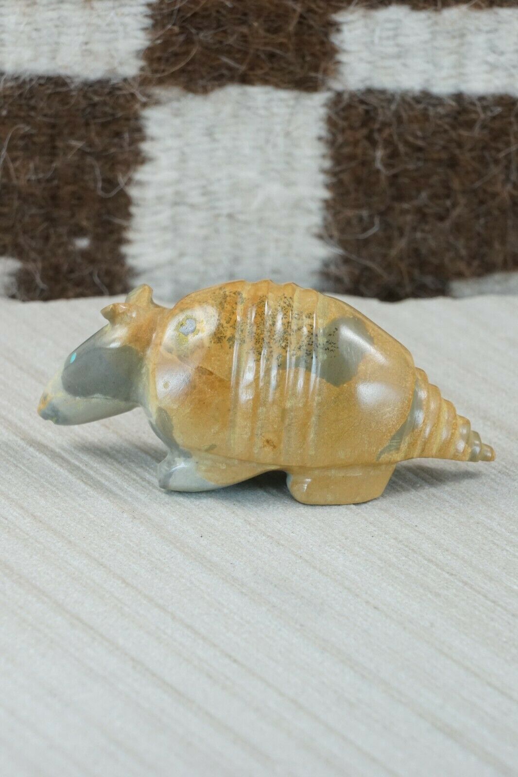 Armadillo Zuni Fetish Carving - Enrike Leekya