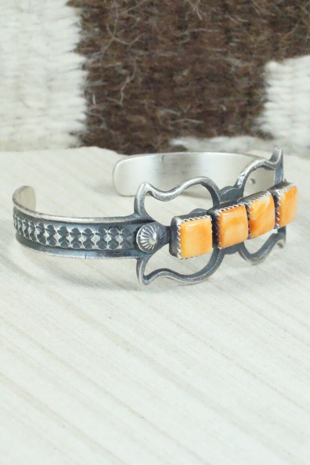 Spiny Oyster and Sterling Silver Bracelet - Eva & Linberg Billah