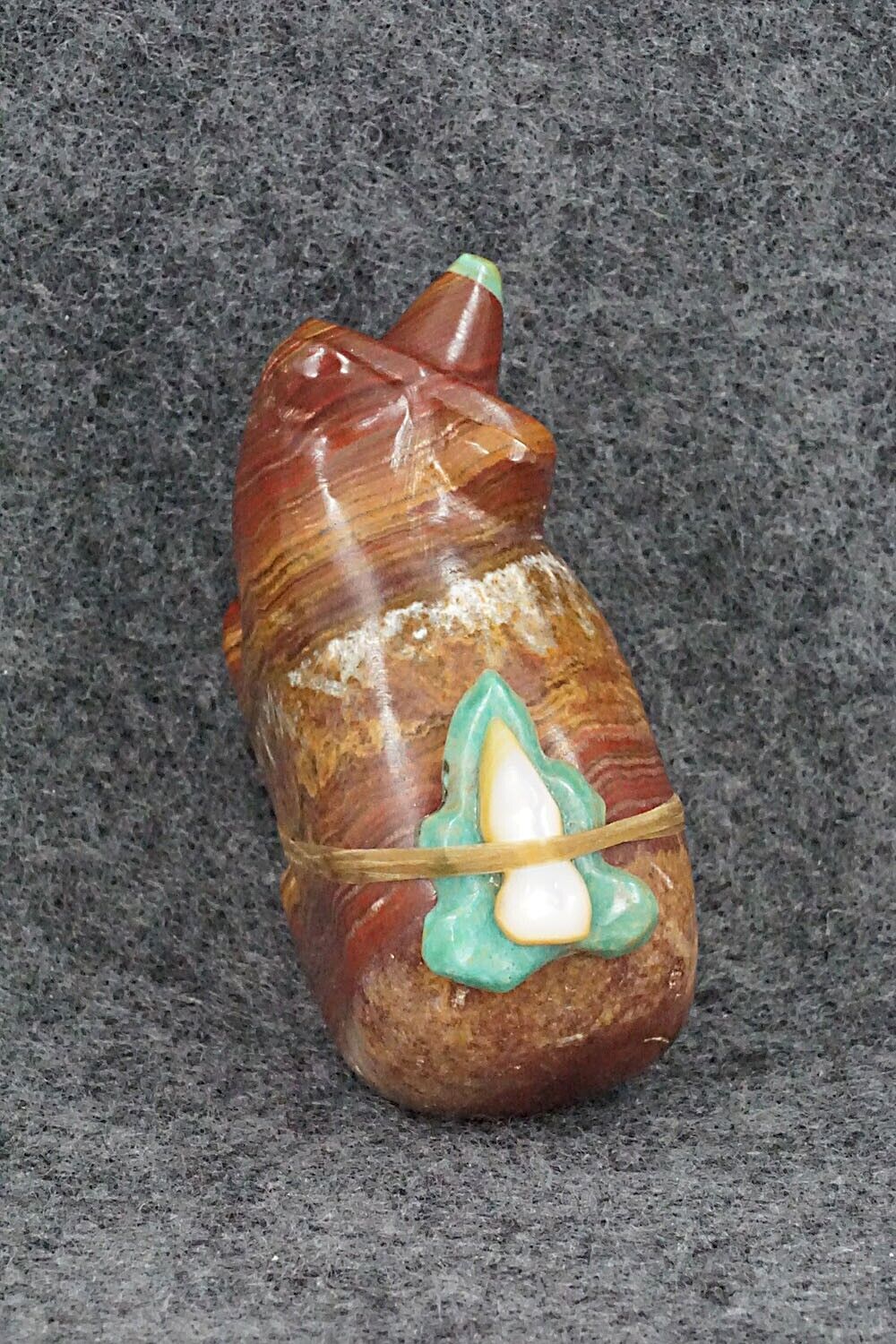 Bear Zuni Fetish Carving - Enrike Leekya