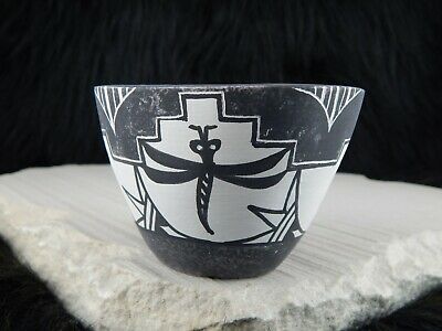 Zuni Pottery - Darla Westika - Zuni Handmade Pottery - Native American - High Lonesome Trading