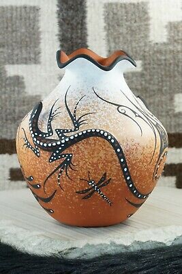 Zuni Pottery - Deldrick Cellicion