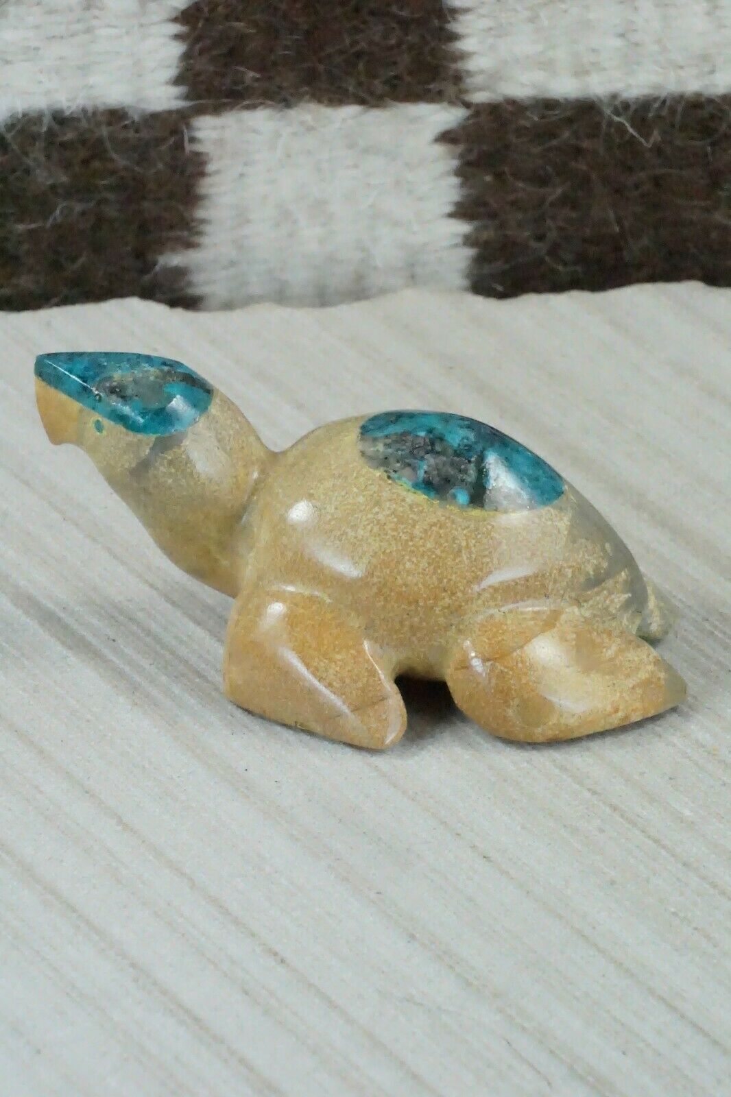 Turtle Zuni Fetish Carving - Enrike Leekya