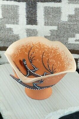 Zuni Pottery - Deldrick Cellicion