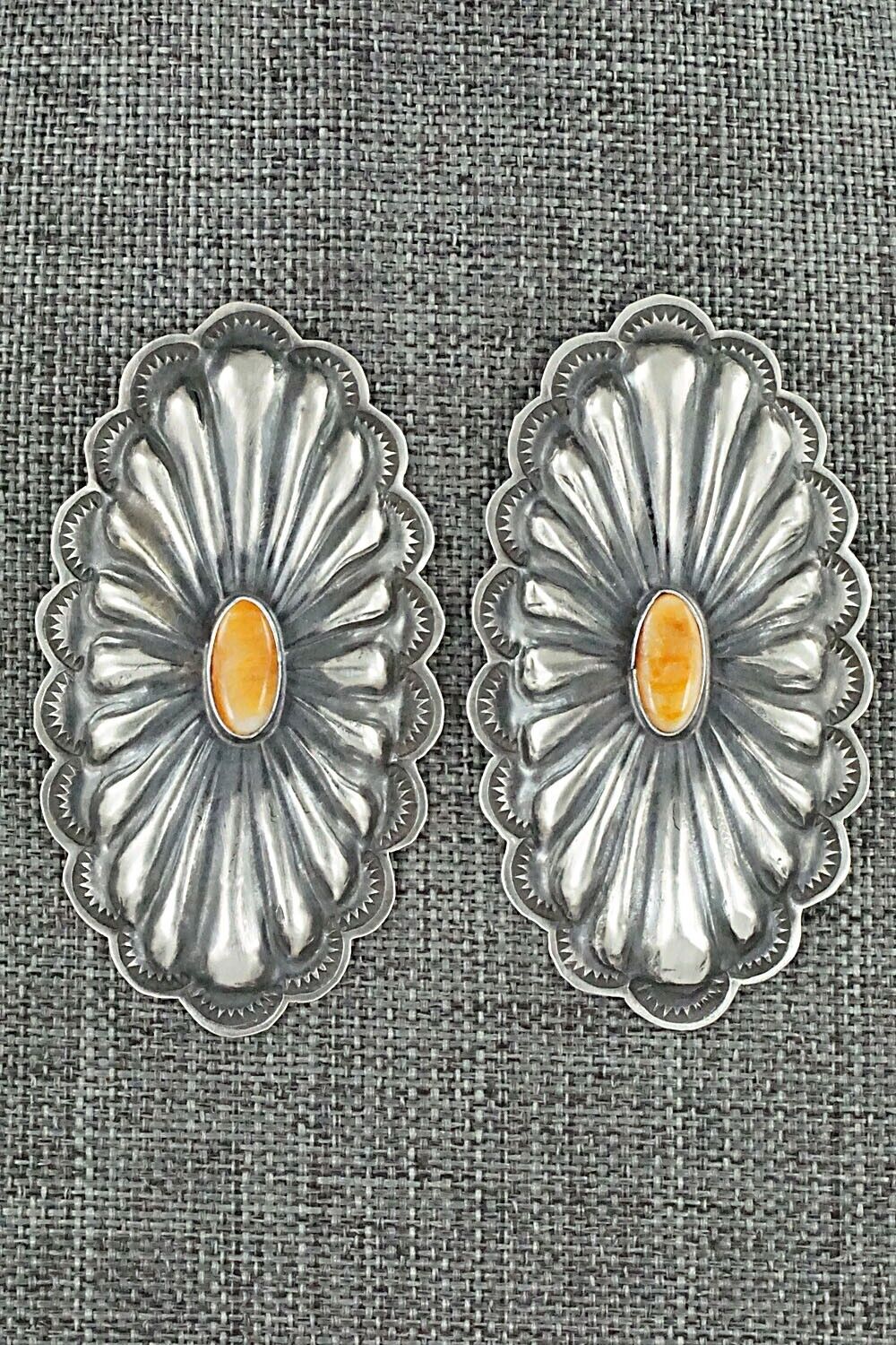 Spiny Oyster and Sterling Silver Earrings - Rita Lee