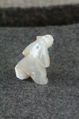 Bear Zuni Fetish Carving - Danette Laate